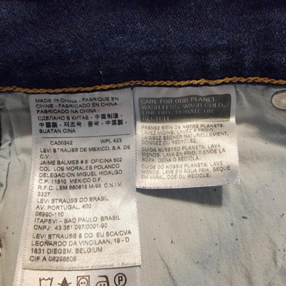 Women's Straight Leg Levi's - Picture 4 of 4